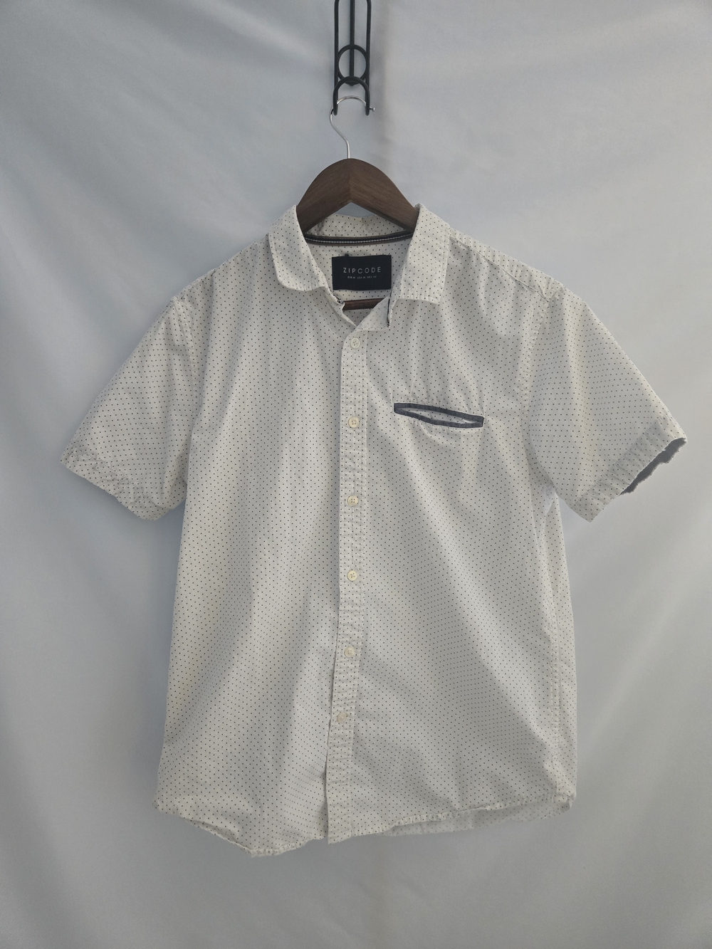 Zipcode White Short-Sleeve Blue Polka Dots Button-Down with Navy Pocket Trim